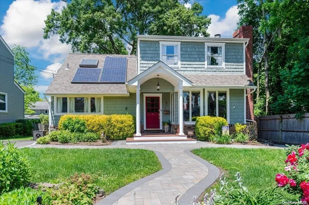 7 Bialla Place Halesite NY 11743