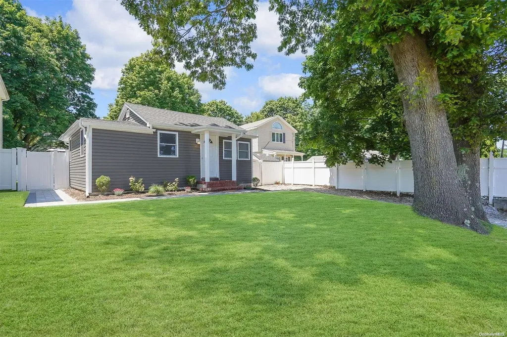 79 Kenneth Avenue Huntington NY 11743