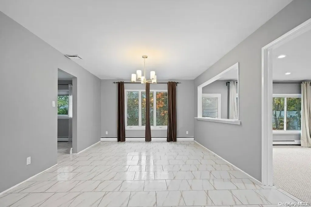 18 Harriet Drive Syosset NY 11791