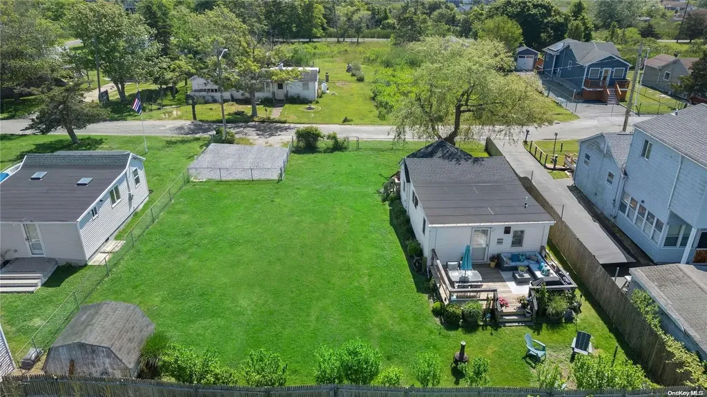 28 Blue Point Road Mastic Beach NY 11951