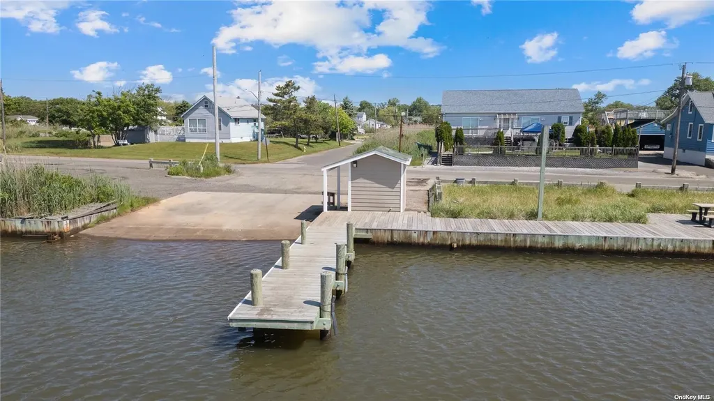 28 Blue Point Road Mastic Beach NY 11951