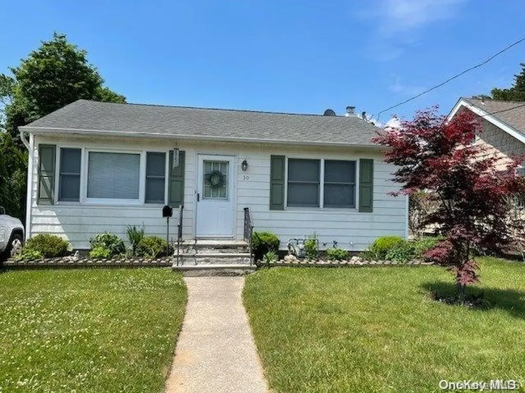 30 Rowland Avenue Blue Point NY 11715