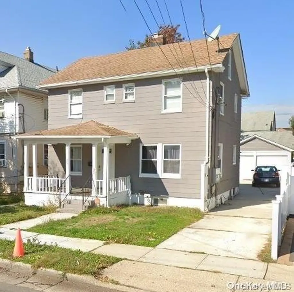 25 Webb Avenue Hempstead NY 11550