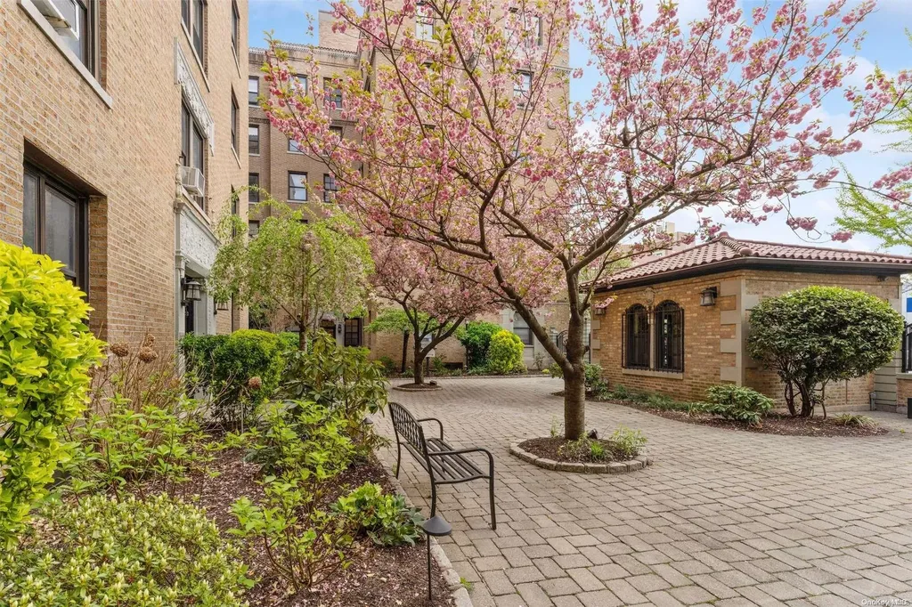 148-09 Northern Boulevard Flushing NY 11354