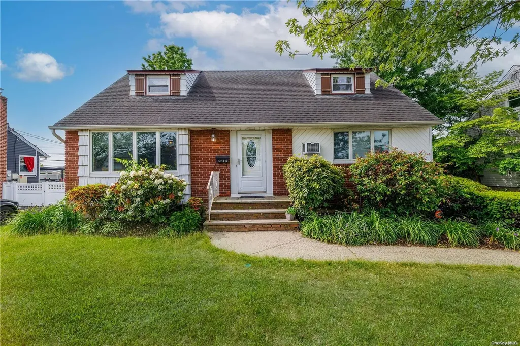 3748 Hunt Road Wantagh NY 11793
