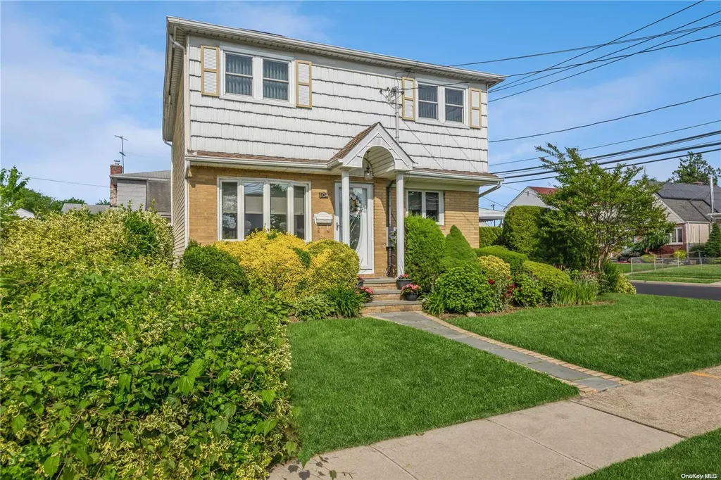 104 Bert Avenue Westbury NY 11590