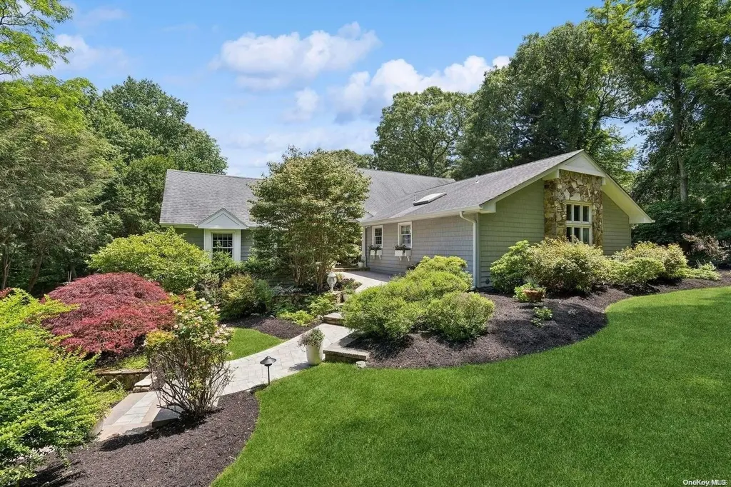 36 Riverview Terrace Smithtown NY 11787