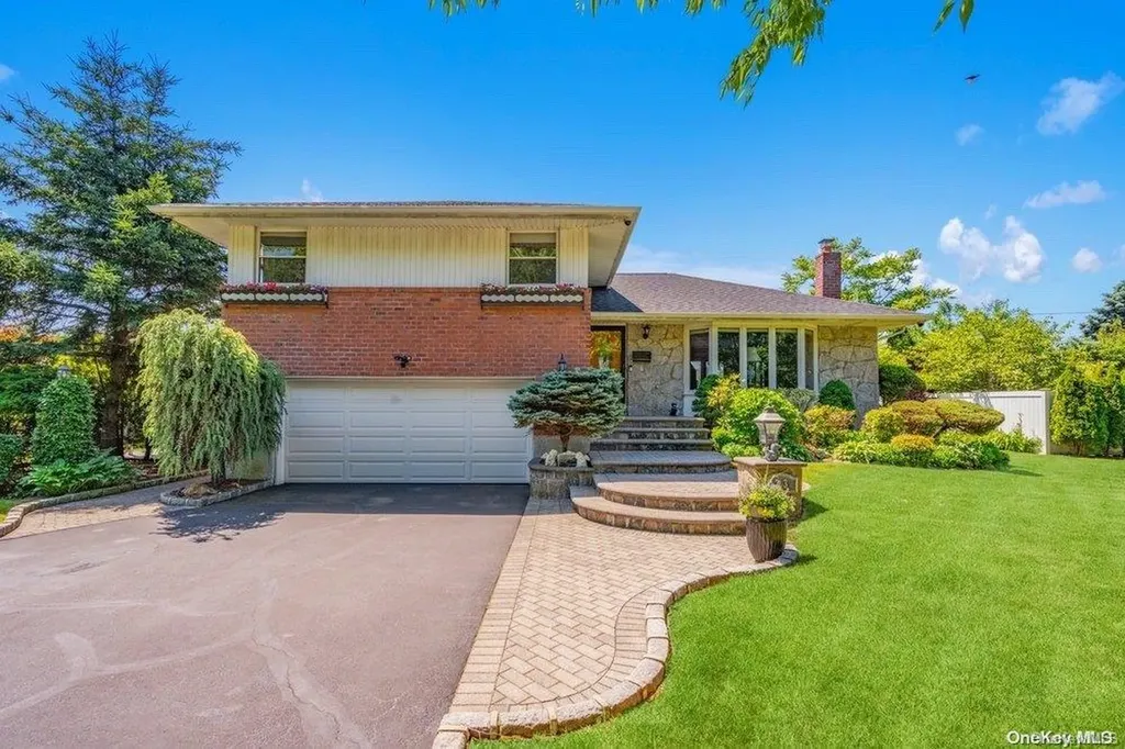 23 Morris Drive Syosset NY 11791