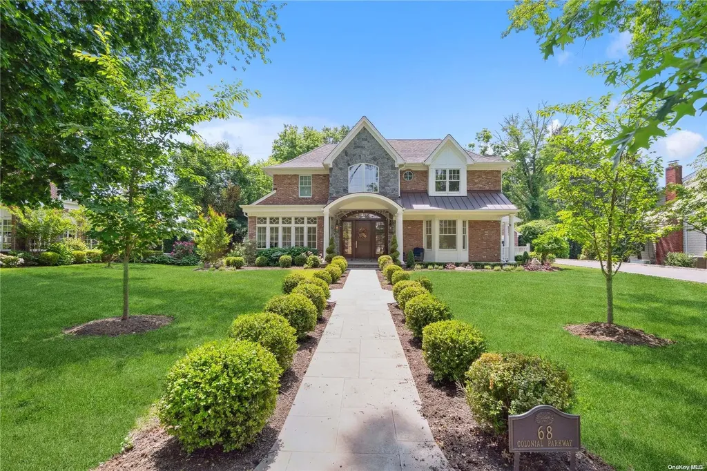 68 Colonial Parkway Manhasset NY 11030