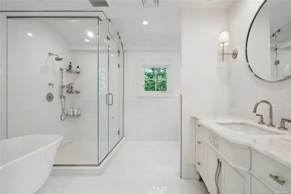 68 Colonial Parkway Manhasset NY 11030