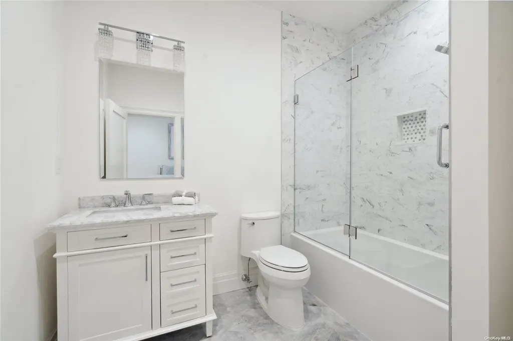 68 Colonial Parkway Manhasset NY 11030