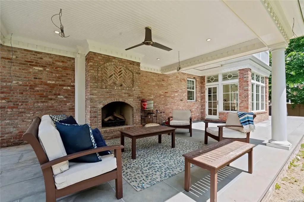 68 Colonial Parkway Manhasset NY 11030