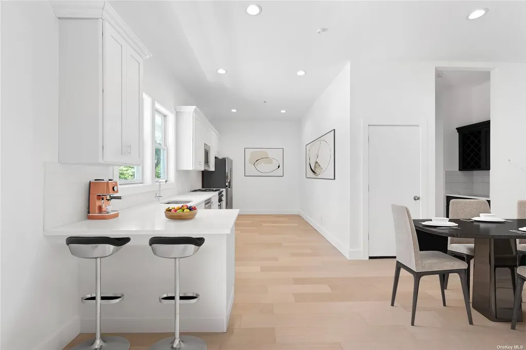21 Montauk Highway #10 Westhampton NY 11977