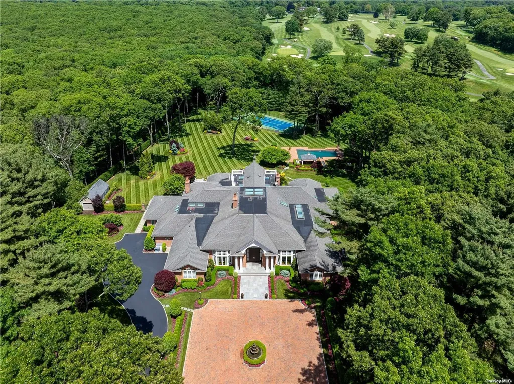 43 Chestnut Hill Drive Upper Brookville NY 11771