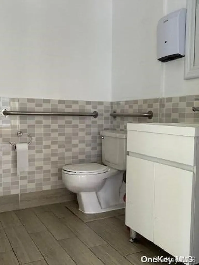 136-25 Maple Avenue Flushing NY 11355