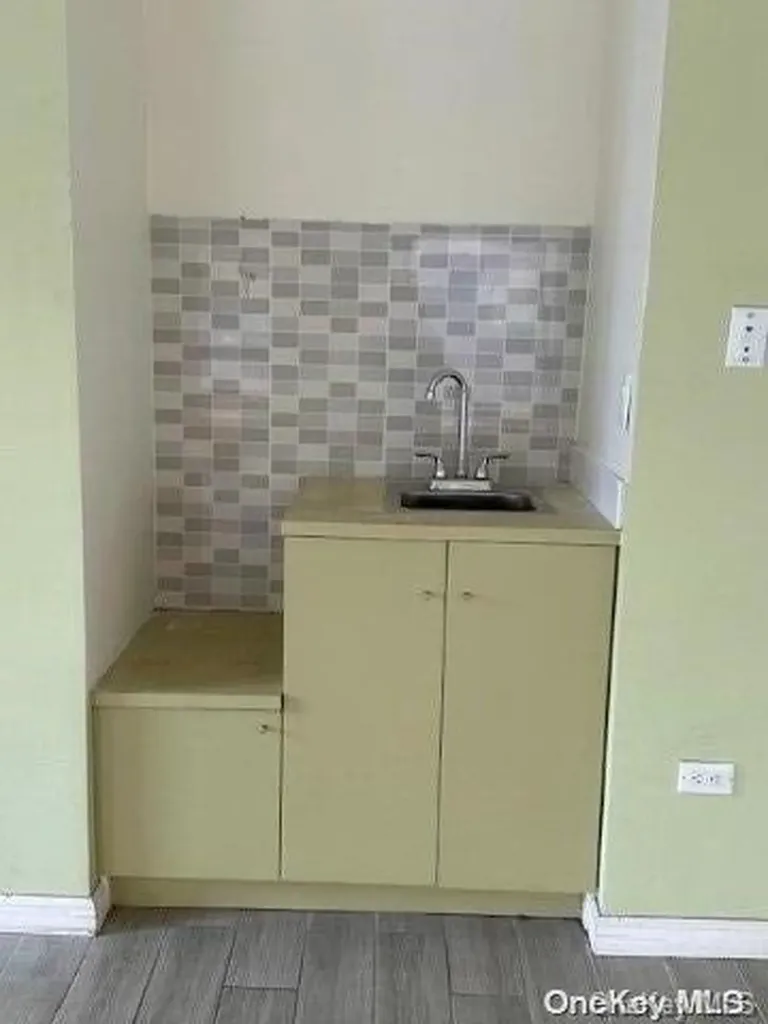 136-25 Maple Avenue Flushing NY 11355
