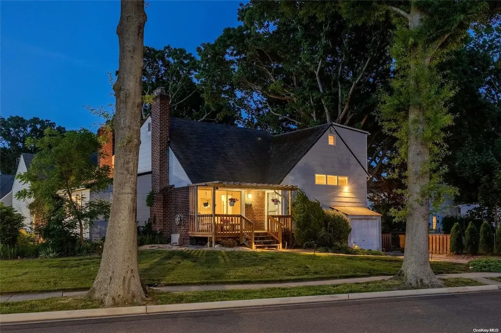 10 Alfred Road W Merrick NY 11566