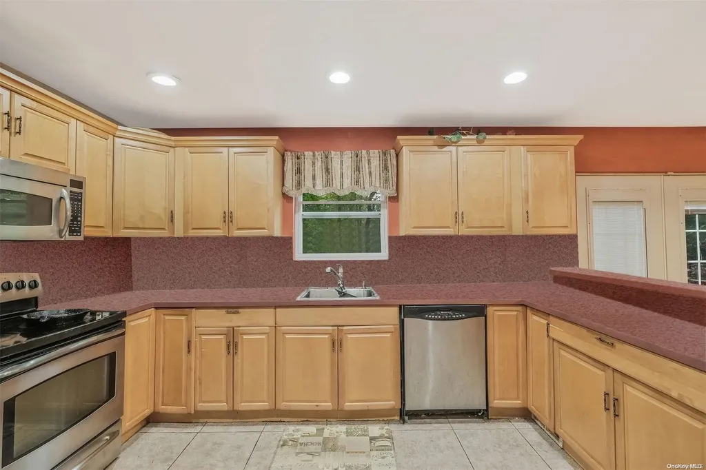 32 E Bartlett Road Middle Island NY 11953