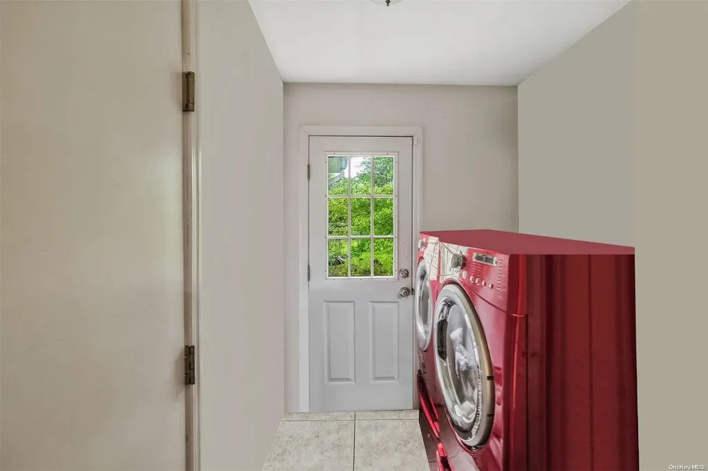 32 E Bartlett Road Middle Island NY 11953