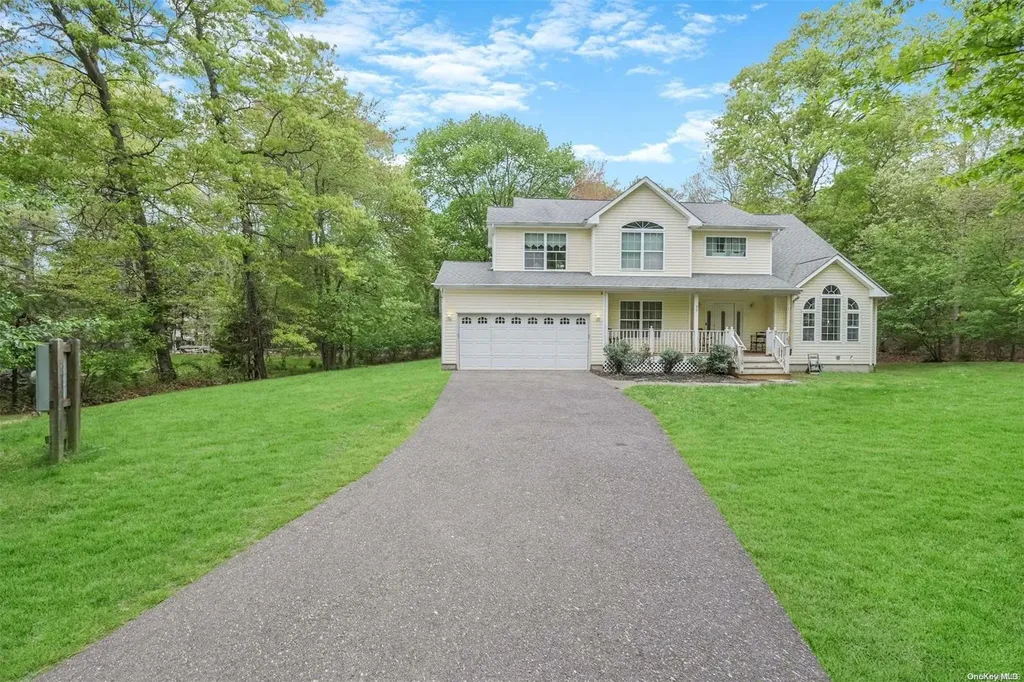 32 E Bartlett Road Middle Island NY 11953