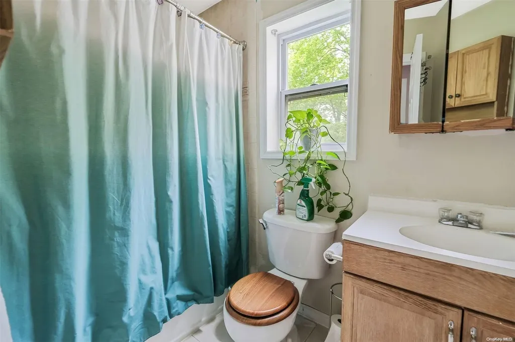 32 E Bartlett Road Middle Island NY 11953