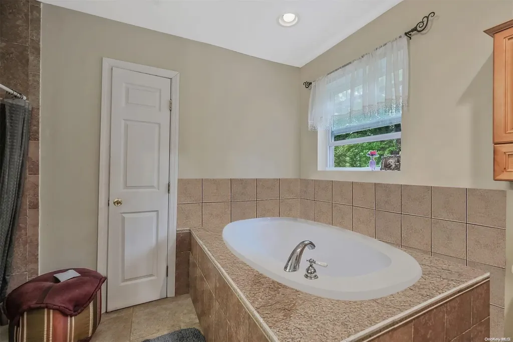 32 E Bartlett Road Middle Island NY 11953