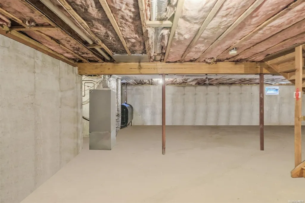 32 E Bartlett Road Middle Island NY 11953