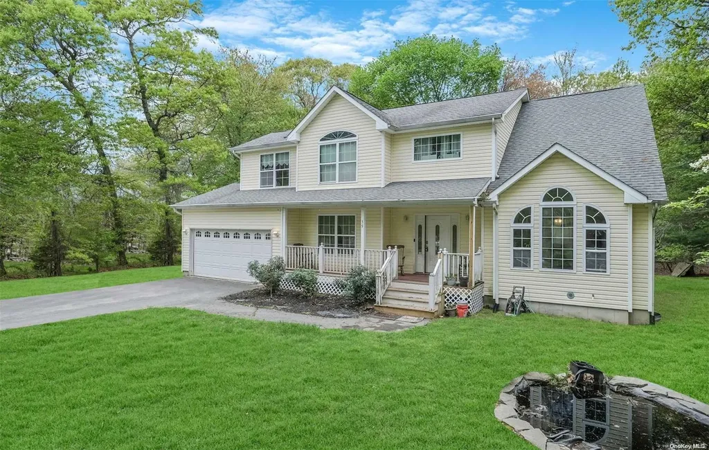 32 E Bartlett Road Middle Island NY 11953