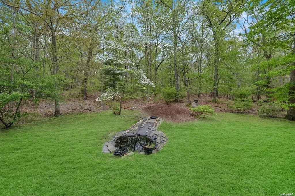 32 E Bartlett Road Middle Island NY 11953
