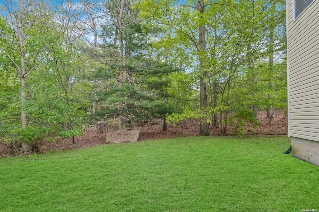 32 E Bartlett Road Middle Island NY 11953
