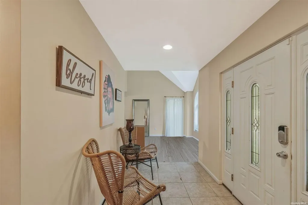 32 E Bartlett Road Middle Island NY 11953