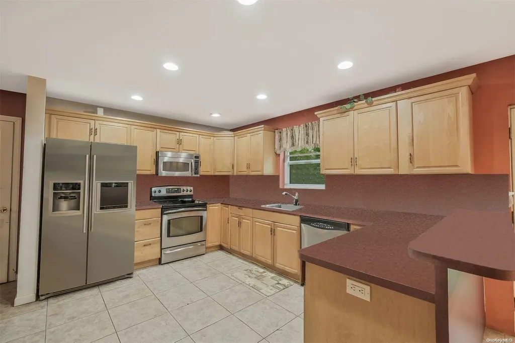 32 E Bartlett Road Middle Island NY 11953