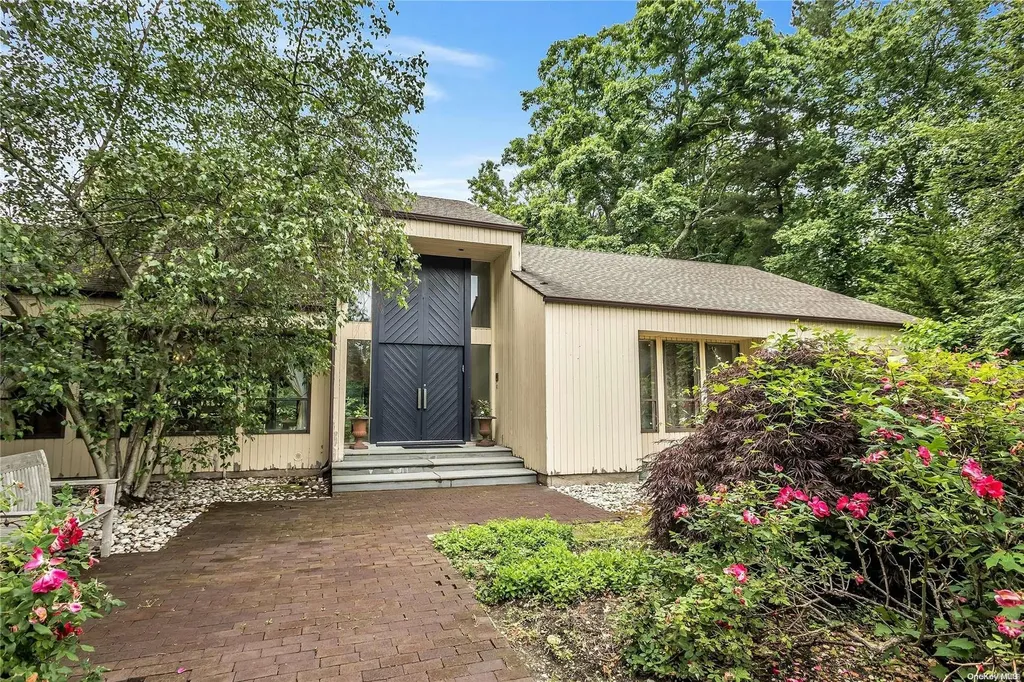 5 Colt Place Old Westbury NY 11568