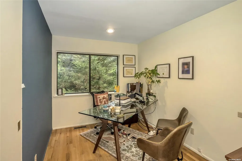 5 Colt Place Old Westbury NY 11568