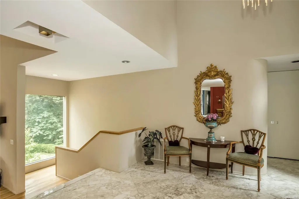 5 Colt Place Old Westbury NY 11568
