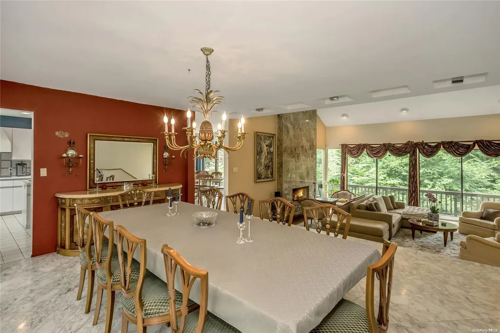 5 Colt Place Old Westbury NY 11568
