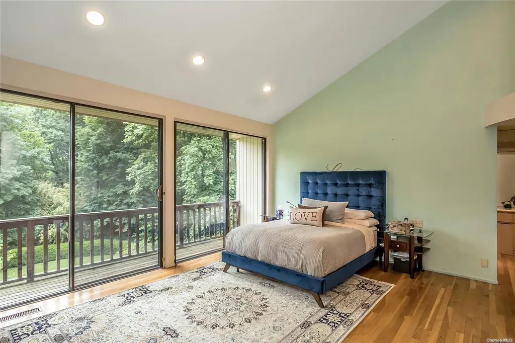 5 Colt Place Old Westbury NY 11568