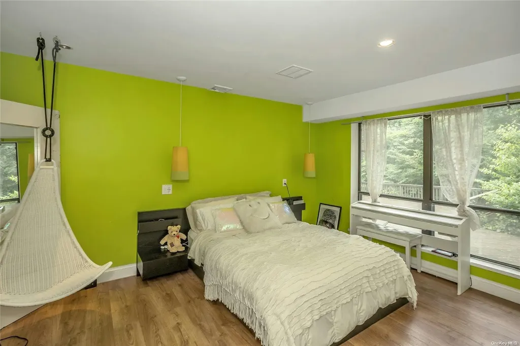 5 Colt Place Old Westbury NY 11568