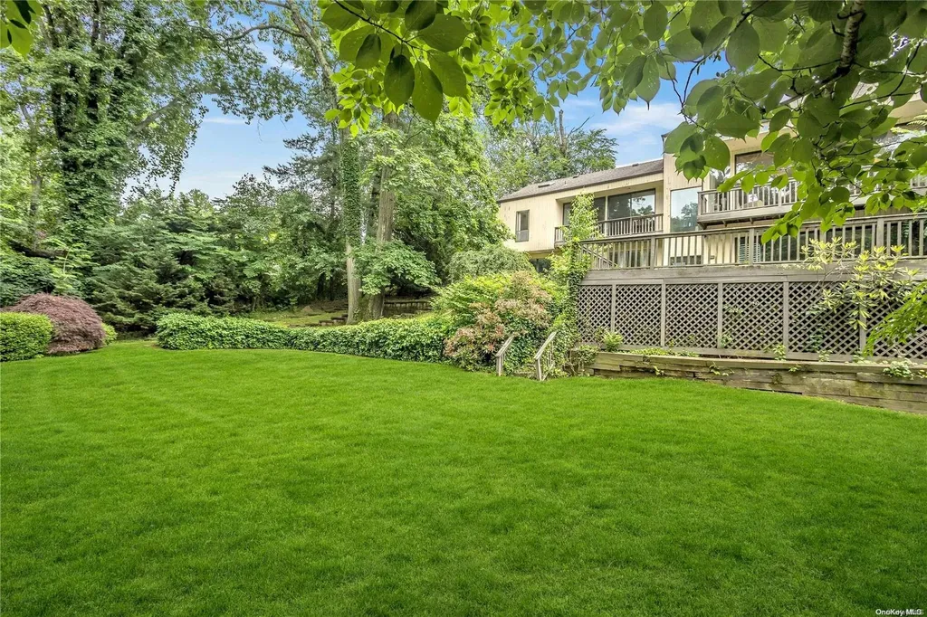 5 Colt Place Old Westbury NY 11568