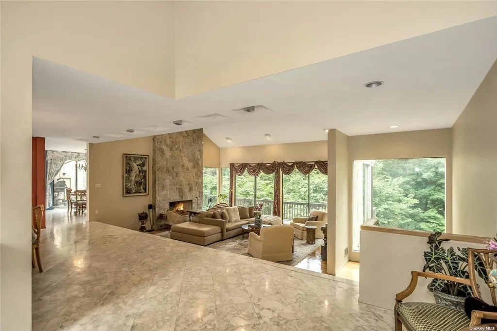 5 Colt Place Old Westbury NY 11568
