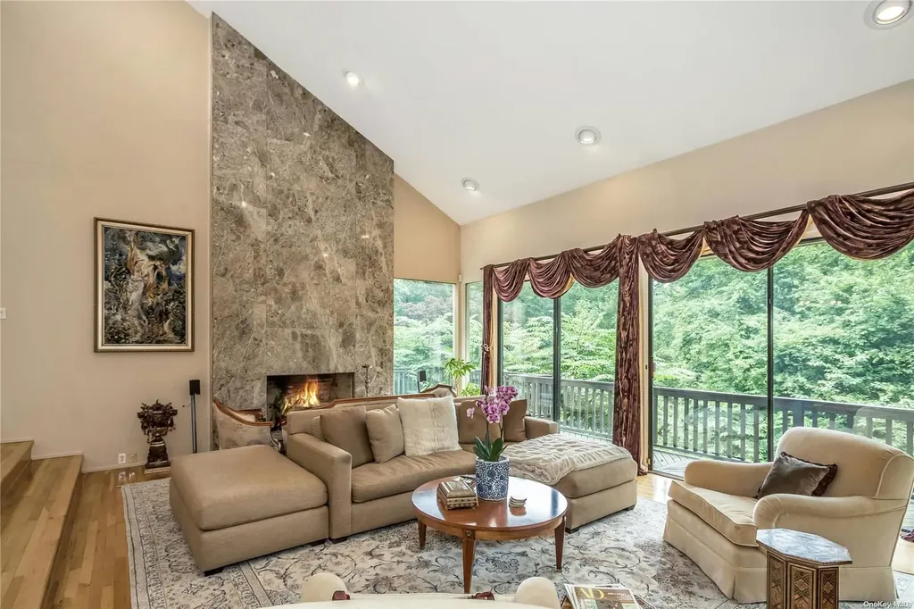 5 Colt Place Old Westbury NY 11568