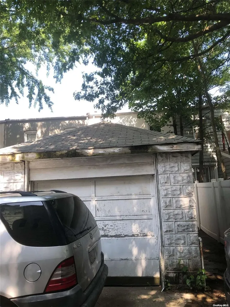 93-06 95th Street Woodhaven NY 11421