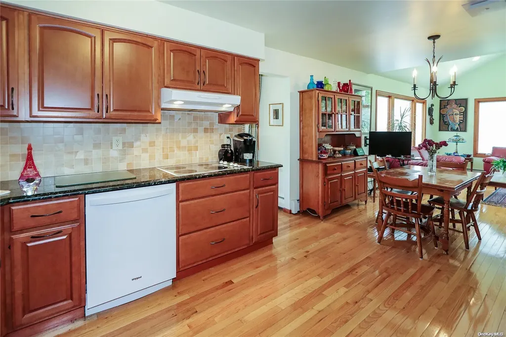 20 Park Drive E Syosset NY 11791