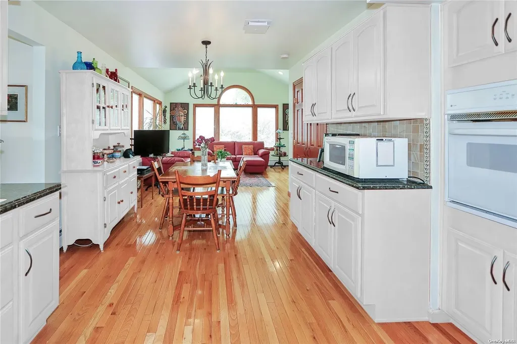 20 Park Drive E Syosset NY 11791