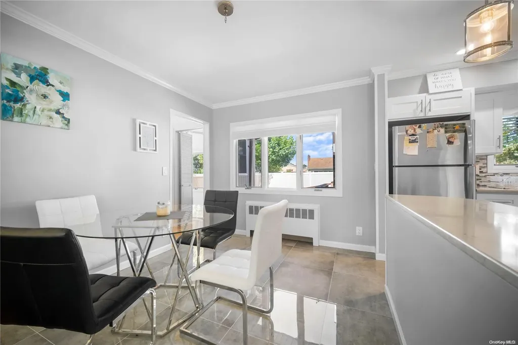 17 Pepper Circle E Massapequa NY 11758