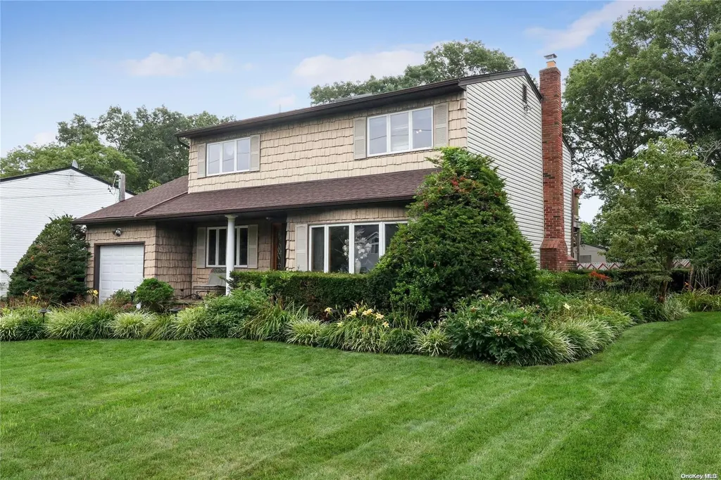 18 Apple Street Central Islip NY 11722