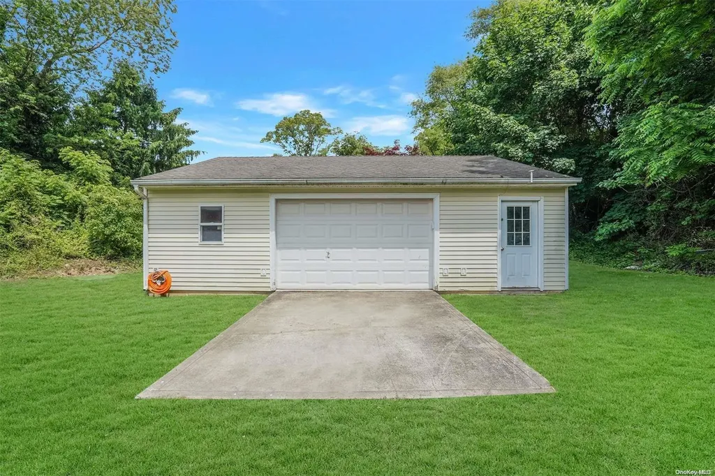 3 Janis Lane Rocky Point NY 11778