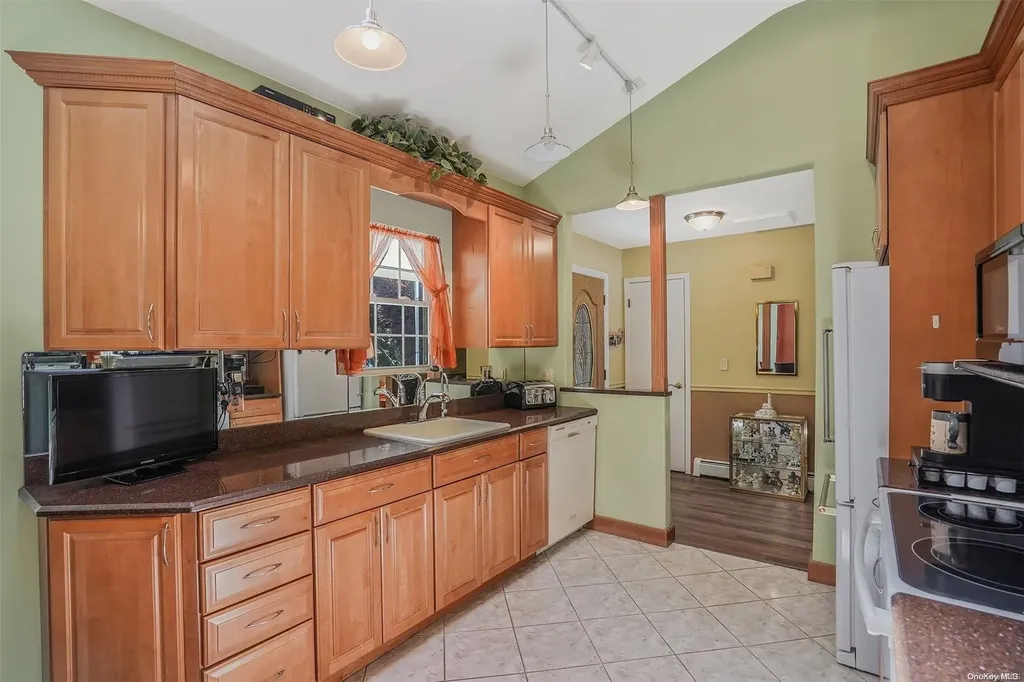 3 Janis Lane Rocky Point NY 11778