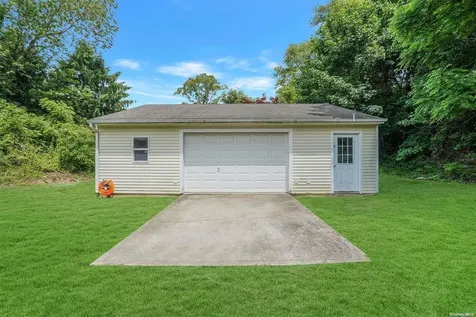 3 Janis Lane Rocky Point NY 11778