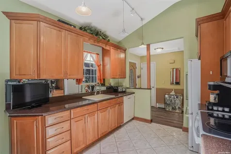 3 Janis Lane Rocky Point NY 11778